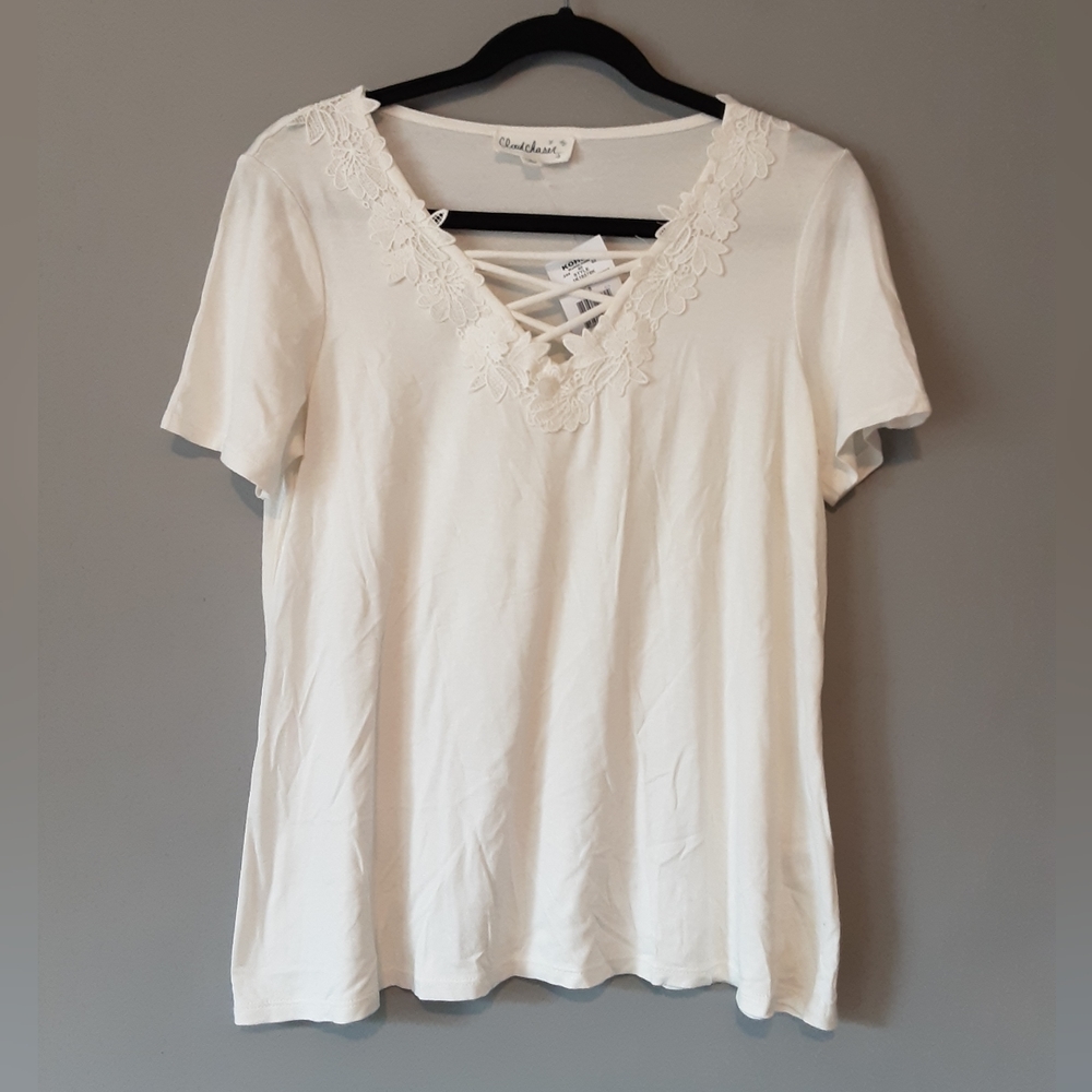NWT Cloudchaser Floral Pattern V-neck Top